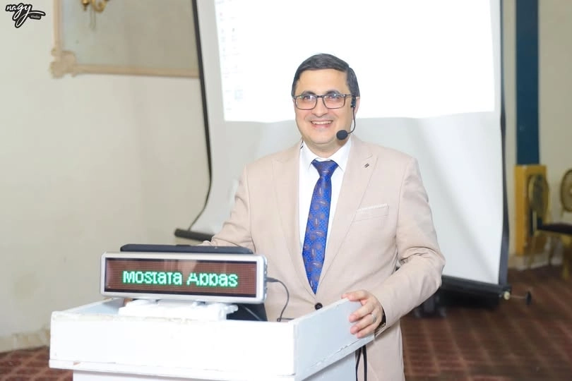 دكتور مصطفى عباس استشاري مخ وأعصاب وطب نفسي للأطفال