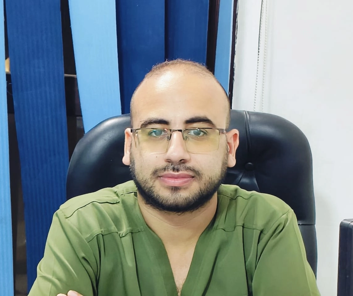 دكتور احمد حسونة أخصائى تقويم الأسنان