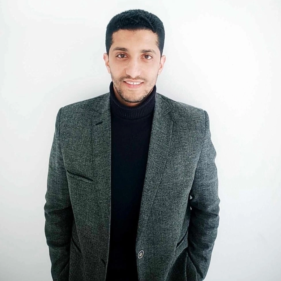 الاخصائي احمد ابراهيم ابوالعلا محاضر تخاطب و تعديل سلوك
