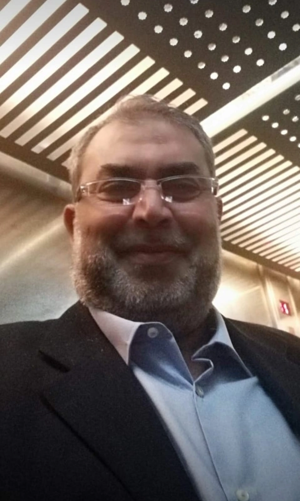 Dr. Tarek Selim, Consultant Orthopedic Surgeon