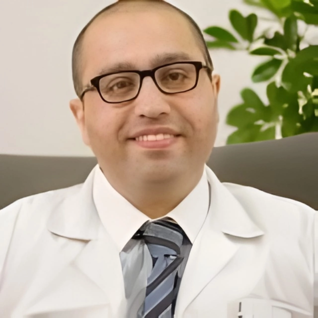 Dr Abdullah Mohsen Kamel Rheumatology Consultant