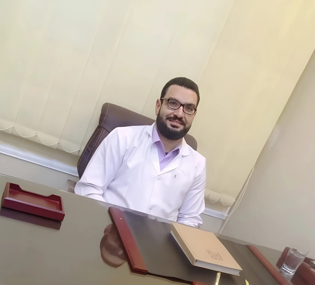 دكتور أحمد جمال أبو النجا أخصائي طب وجراحة الفم والأسنان