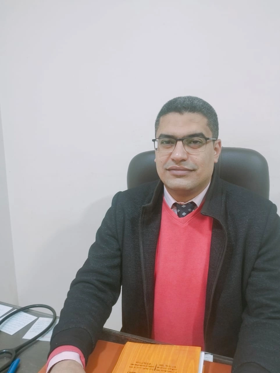 دكتور محمود إبراهيم عرابي استشاري ومدرس كبد وجهاز هضمي وسكر