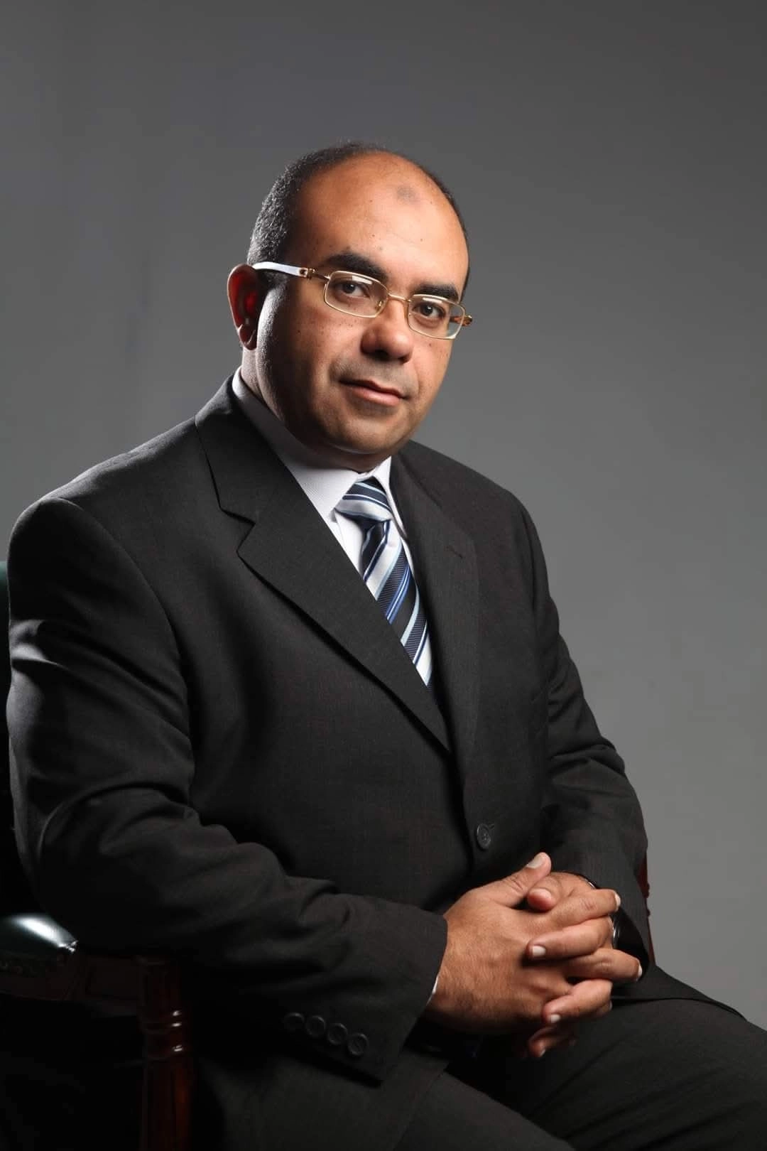 دكتور احمد محمد احمد محمد إستشارى مخ واعصاب