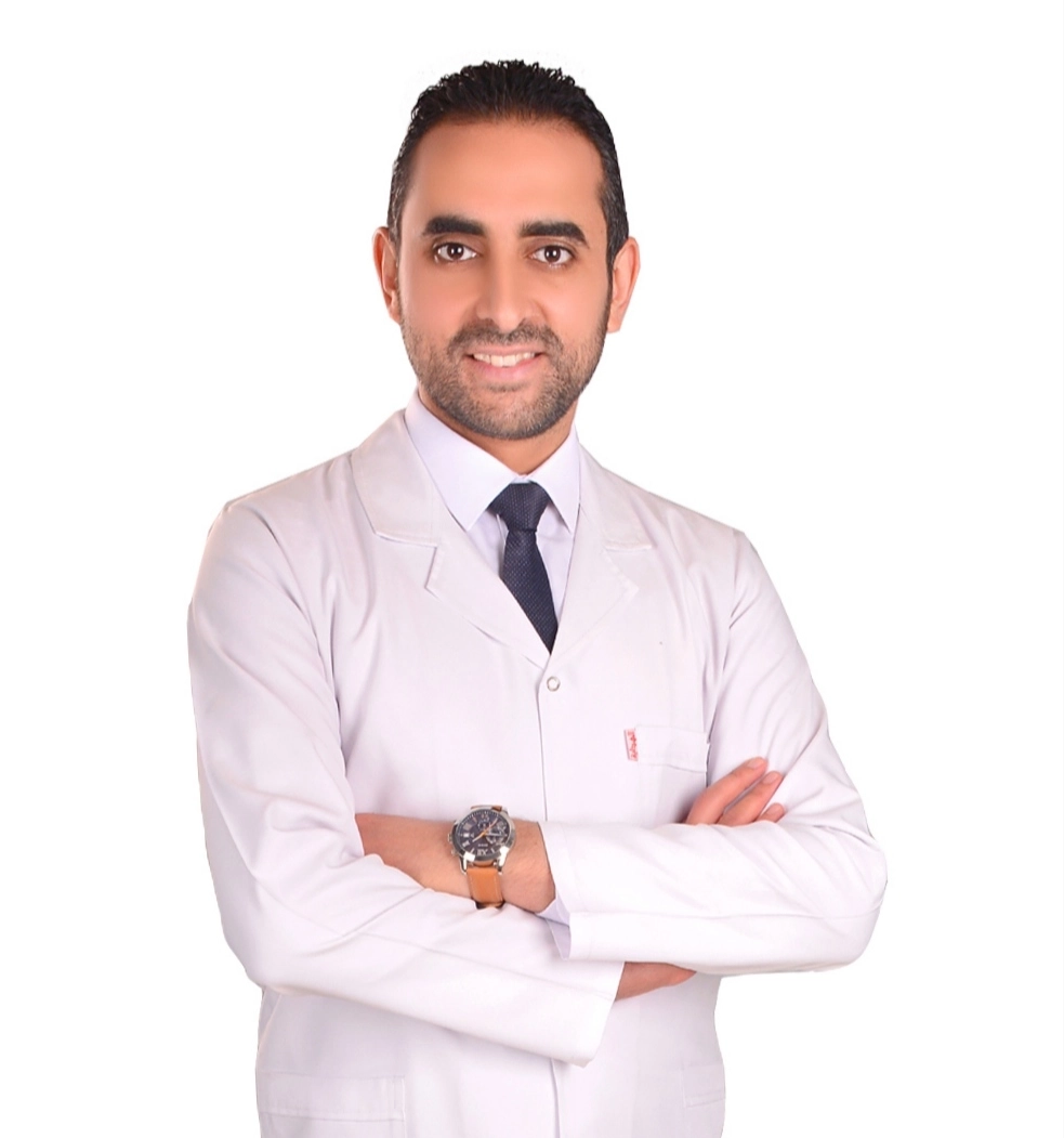 دكتور محمد حمزة فياض مدرس جراحة الوجه و الفك