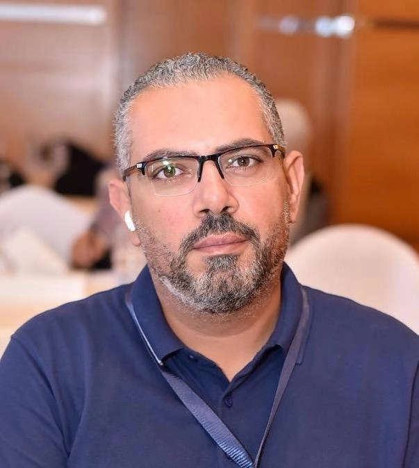 دكتور محمود محمد فريك استشاري الجهاز الهضمي والكبد