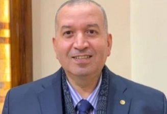 دكتور أحمد عبد الحي إبراهيم طلبه استشاري باطنه عامة