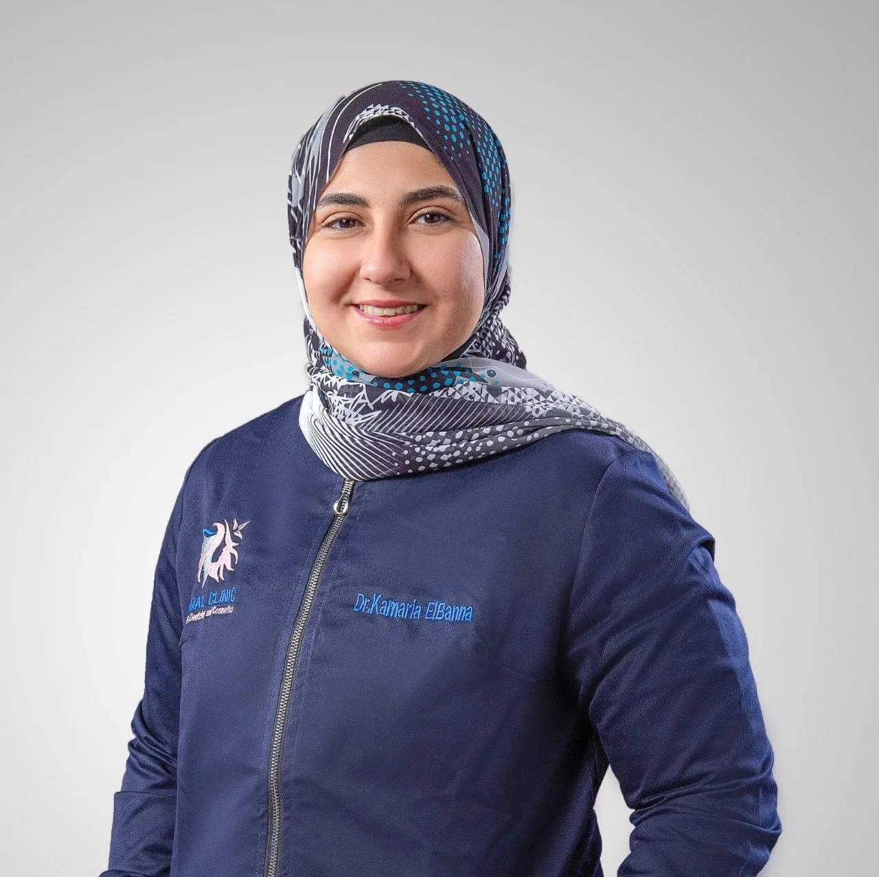 الدكتورة قمرية طارق البنا جلدية وليزر الجمل كلينك