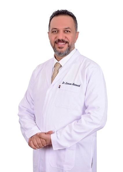 دكتور عصام مسعد أبو العينين استشاري الباطنة والسكر والجهاز الهضمي