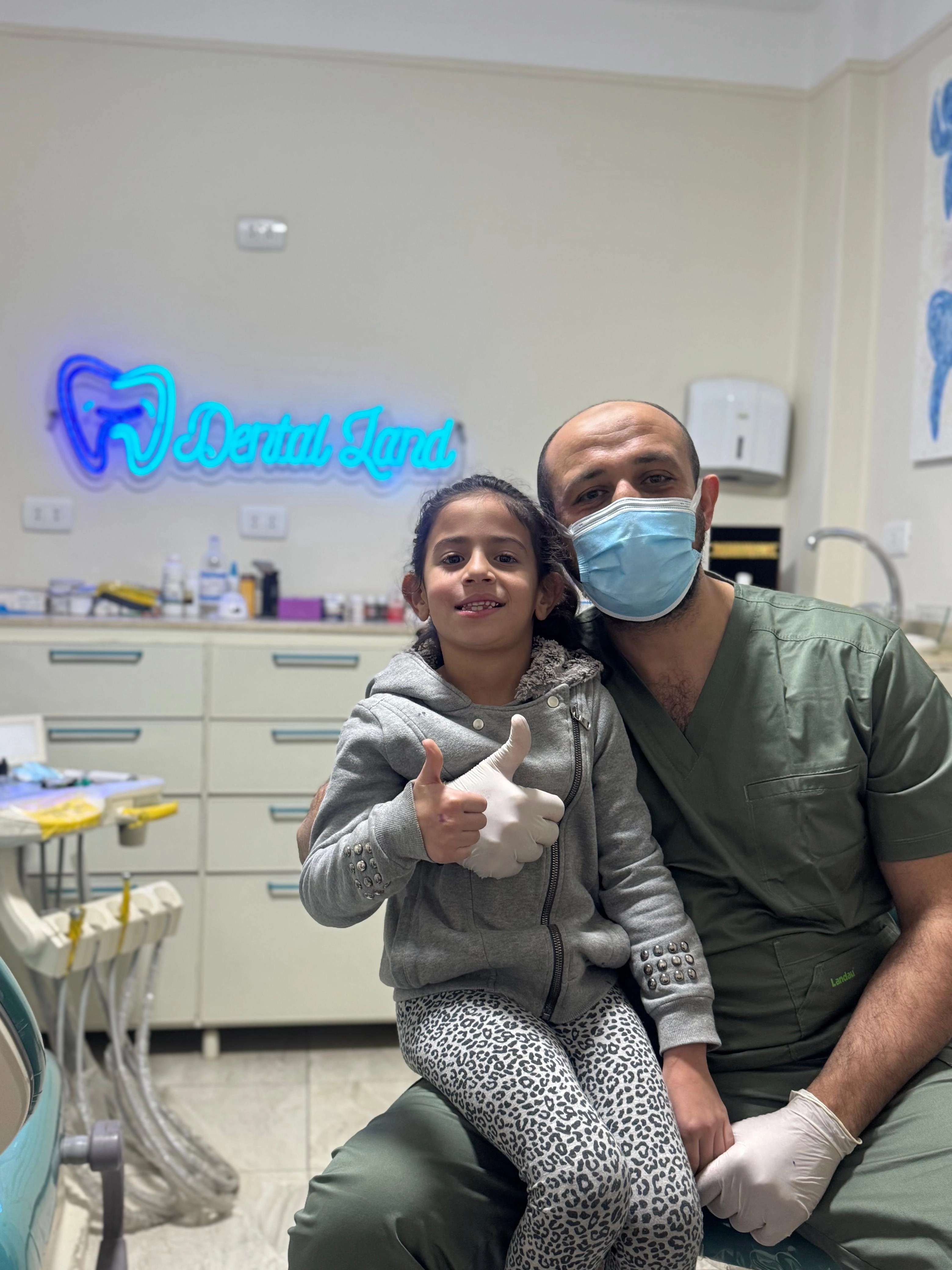 دنتال لاند لتقويم وتجميل الأسنان دكتور يوسف مصطفى