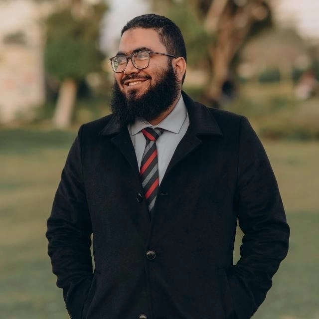 دكتور محمد أشرف عبد الشافي استشاري العظام و الكسور