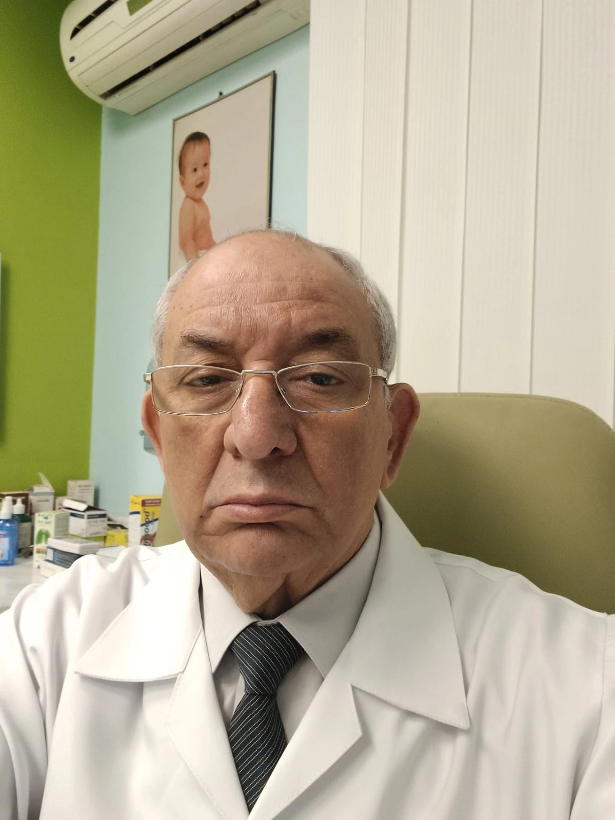دكتور خالد حمزة إستشاري طب الأطفال وحديثى الولادة