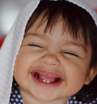 سبب اللثة البيضاء وجميع امراض اللثة عند الاطفال الرضع