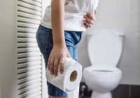 هذة الاسباب تسبب نزول الدم مع البراز و ما هى اسرع طرق العلاج