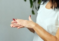 The causes of wrinkles on the palms and highways