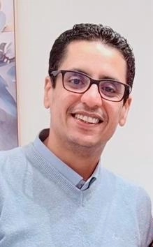 دكتور رياض محمد عباس إستشاري جراحة عظام و مفاصل