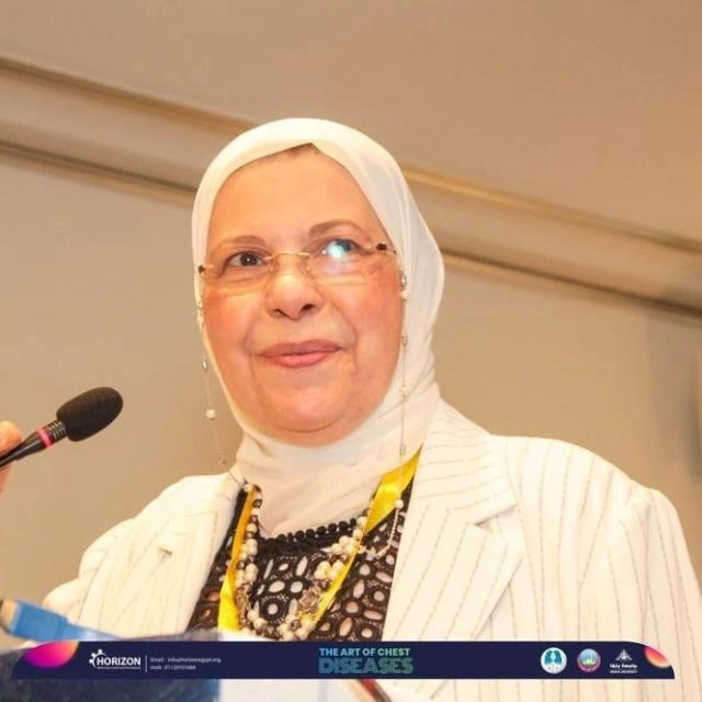 دكتورة اهداف عنان استاذ الامراض الصدرية