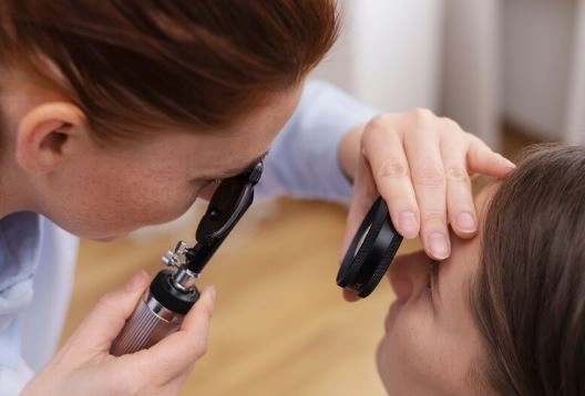 تحليل العين والجلد ما هي الفحوصات الضرورية لصحة البشرة والبصر