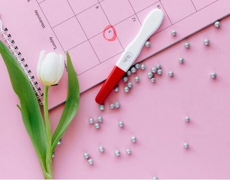 أيام الخصوبة بدقة كيف تساعدك تحاليل LH و Progesterone على الحمل