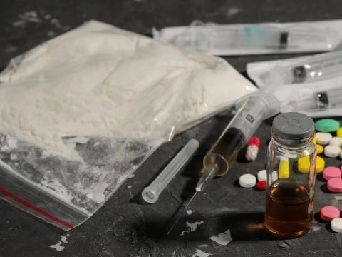 تحليل المخدرات الأنواع النتائج ومدة بقاء السموم