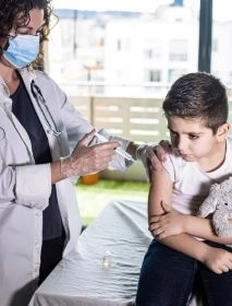 كيف ينتقل الإيدز للأطفال؟ وما علامات و مراحل تطور المرض