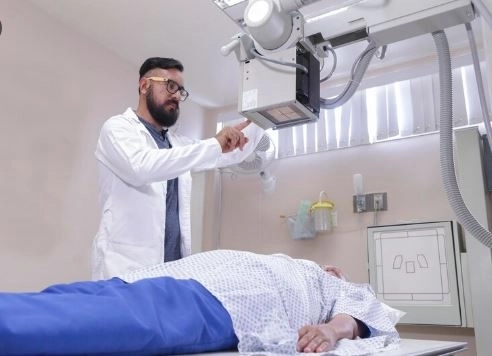 الأشعة التداخلية والوظيفية كيف تُستخدم في العلاج