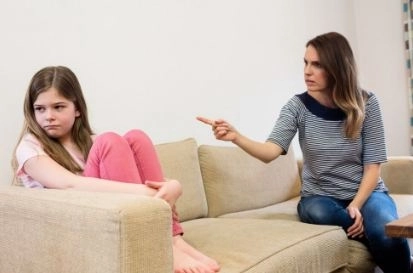 Why do some girls feel hatred towards their mothers Psychological and educational reasons