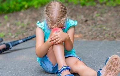 أوسغود شلاتر تأثيره على الركبة عند الأطفال والمراهقين وهل يستدعي القلق