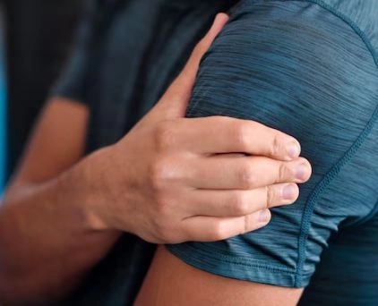 تمزق SLAP للكتف علامات الإصابة وكيفية الوقاية والتعافي وأنواع العلاج