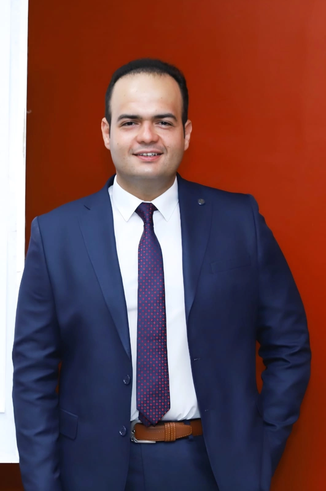 دكتور مؤمن ايمن فوزى استشارى الجهاز الهضمى