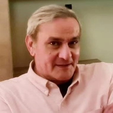 د عماد الدين عزت إستشارى انف واذن  تكنو كلينك