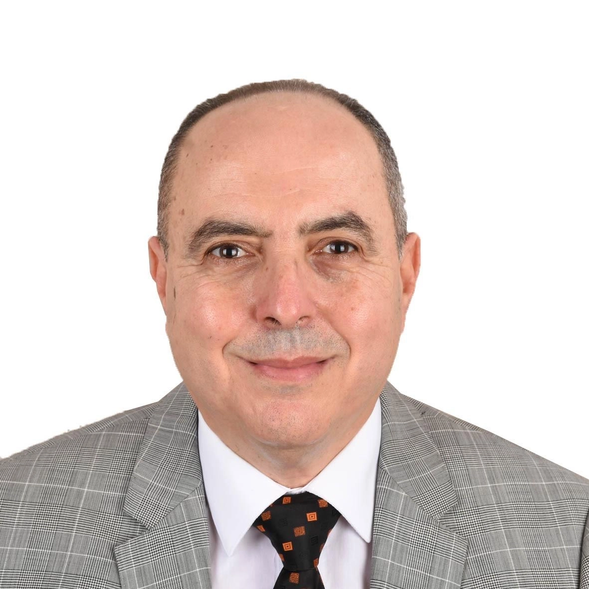 الأستاذ الدكتور مصطفى عوني استشاري طب الأطفال