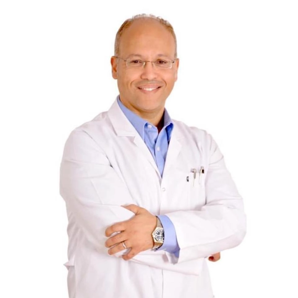 دكتور احمد الصواف أستاذ أمراض النساء والتوليد