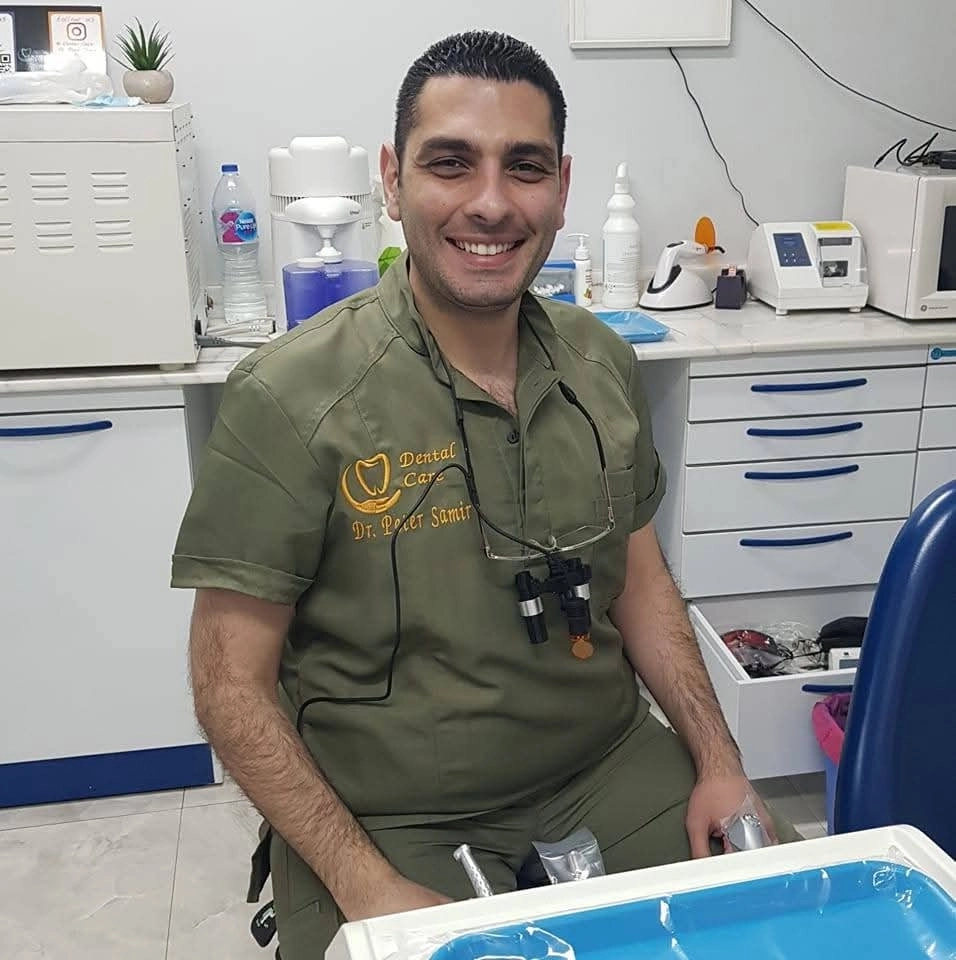 دكتور بيتر سمير صبحى أخصائى جراحة الفم والأسنان