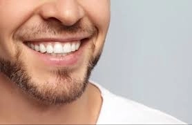 ابتسامة هوليوود: هل تناسب الجميع؟ – مع د. أحمد صابر عليوة