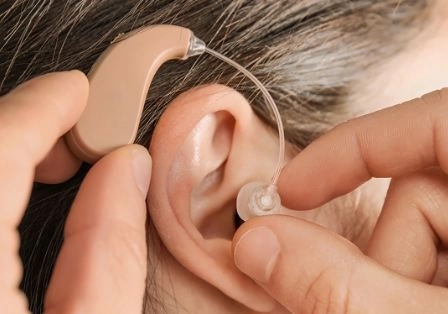 صيانة سماعات الأذن الطبية وأهميتها لصحة السمع