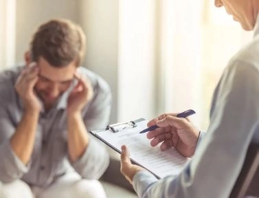 علاج الإدمان: استعادة الحياة والصحة النفسية والجسدية