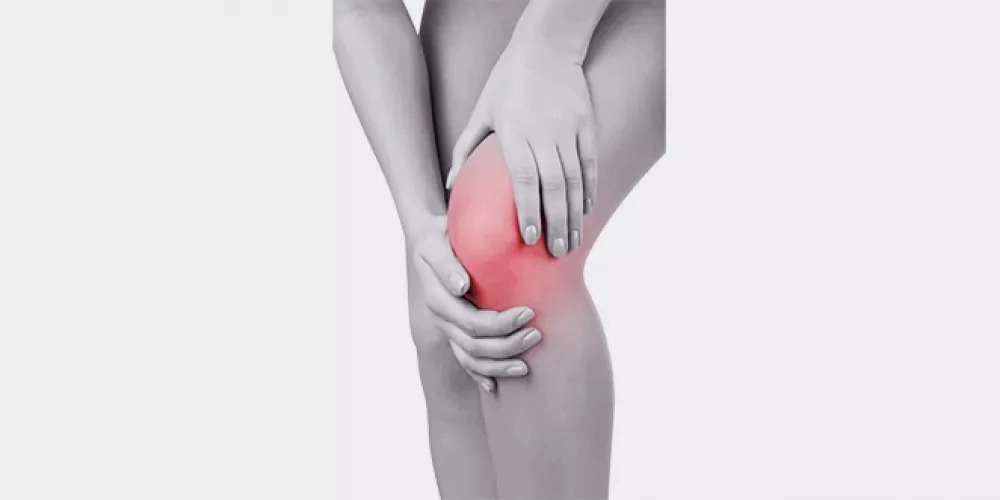 الدكتور أيمن يوسف التباع وعلاج إصابات الركبة الحديثة