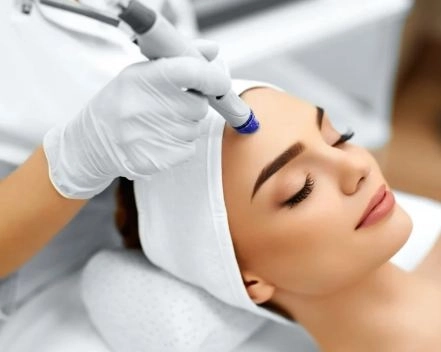 ليزر طبي وتجميل لعلاج البقع وحب الشباب مع هيثم السعداوى 