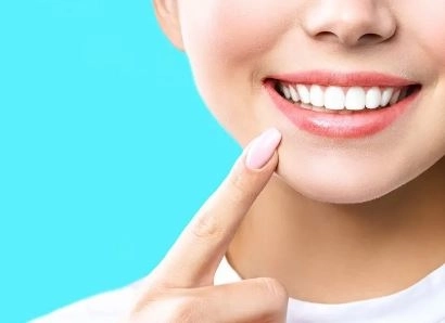 تجميل الأسنان: نحو ابتسامة صحية وجذابة مع دكتور احمد جمال حسين  تجميل الأسنان: نحو ابتسامة صحية وجذابة مع دكتور احمد جمال حسين