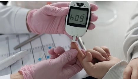 متابعة السكر والدهون وأمراض الغدة الدرقية: مع دكتور هشام عبد الحميد 