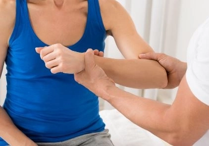 علاج الكسور والإصابات الرياضية: مع دكتور محمد الركايبى علاج الكسور والإصابات الرياضية: مع دكتور محمد الركايبى