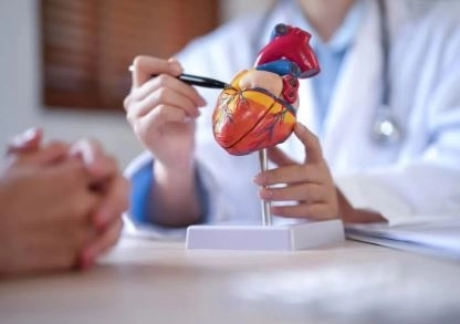 جراحة القلب بالمنظار بأحدث التقنيات: دقة عالية مع دكتور عمرو احمد ريان جراحة القلب بالمنظار بأحدث التقنيات: دقة عالية مع دكتور عمرو احمد ريان