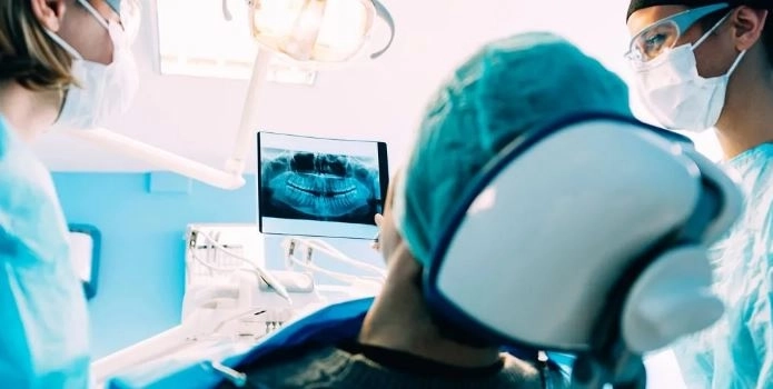 جراحة الوجه والفكين: الدقة والأمان مع دكتور طارق ناصر جراحة الوجه والفكين: الدقة والأمان مع دكتور طارق ناصر