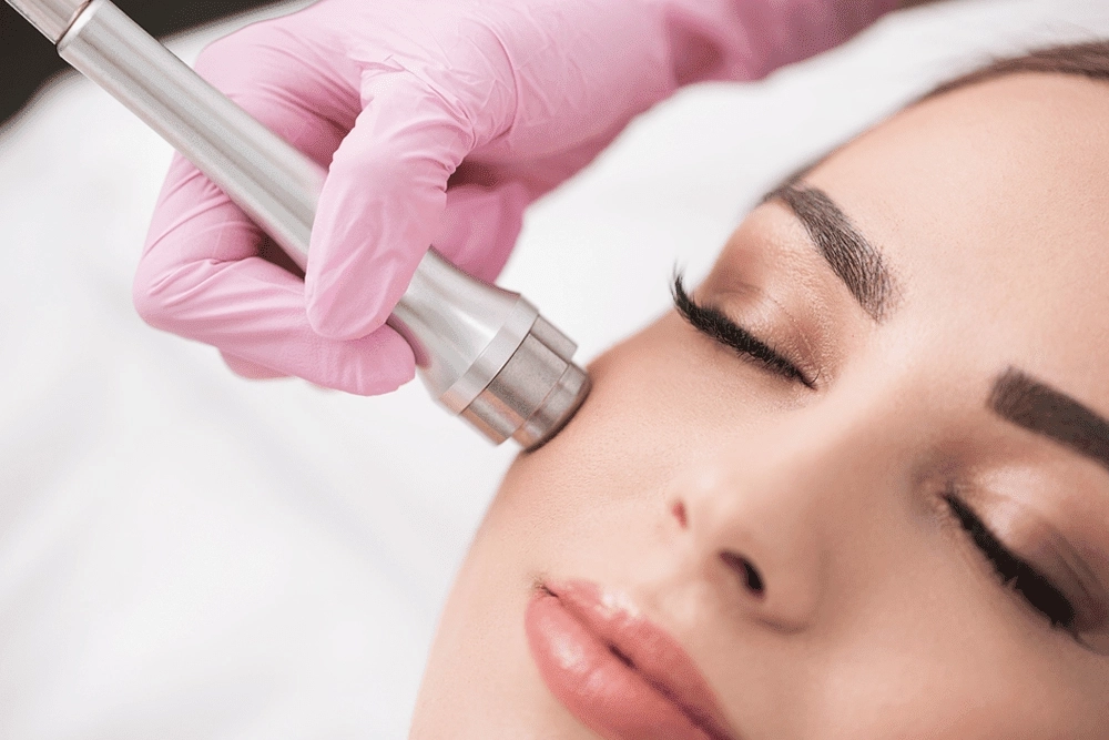 إزالة الشعر بالليزر والفراكشنال ليزر مع دكتورة أميرة المغربي إزالة الشعر بالليزر والفراكشنال ليزر مع دكتورة أميرة المغربي