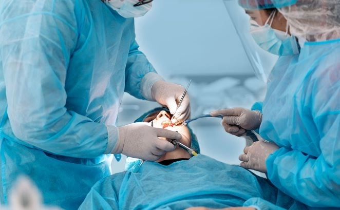 جراحة الوجه والفكين: مع دكتور اشرف لطفى الجمل 