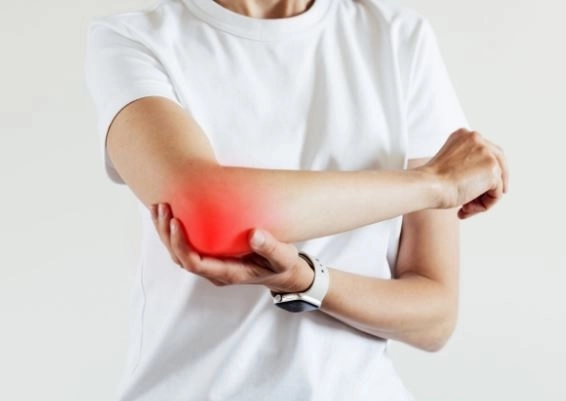 علاج تيبس العضلات والمفاصل: لاستعادة الحركة والراحة مع دكتور أزاد سمير علاج تيبس العضلات والمفاصل: لاستعادة الحركة والراحة مع دكتور أزاد سمير