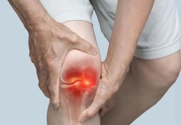 علاج خشونة الركبة والمفاصل مع مركز تعافى