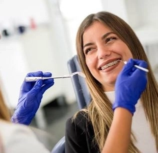 تقويم الأسنان وتصحيح مشكلات الإطباق مع مركز دينتو ماكس تقويم الأسنان وتصحيح مشكلات الإطباق مع مركز دينتو ماكس