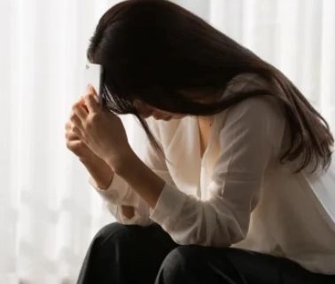 علاج اضطراب الاكتئاب بأنواعه مع دكتور طارق عمر 